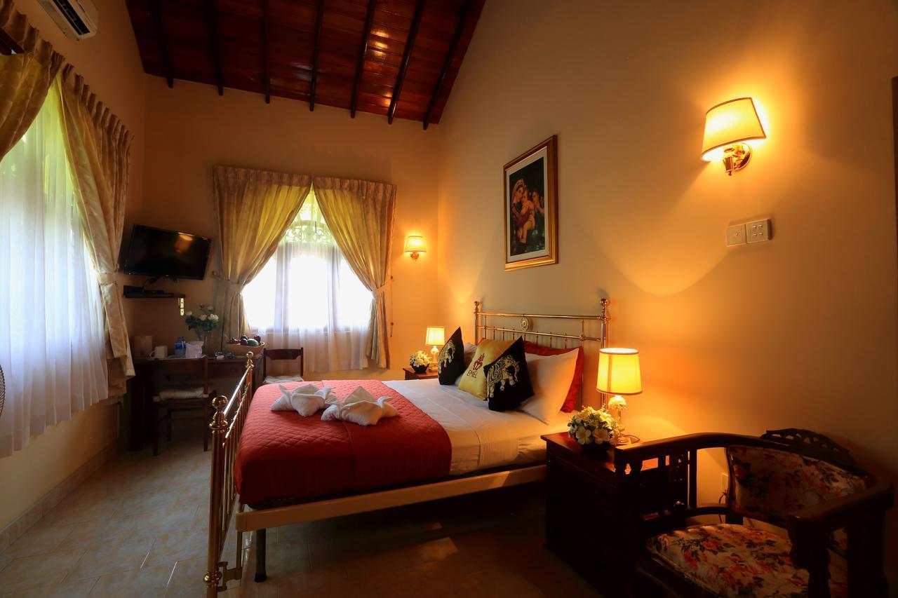 Emel Boutique Hotel Negombo Exterior photo